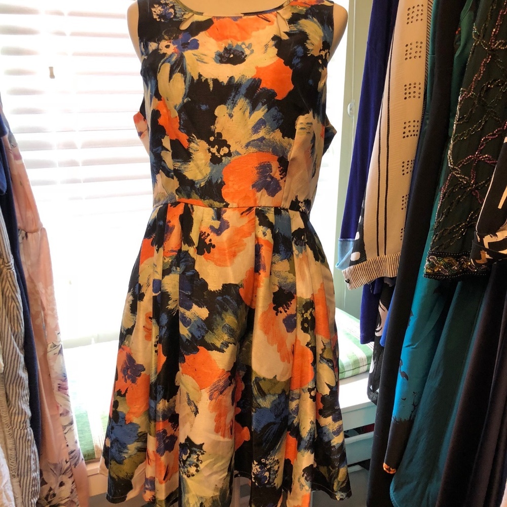 Dress with Satin Painted flowers with pockets